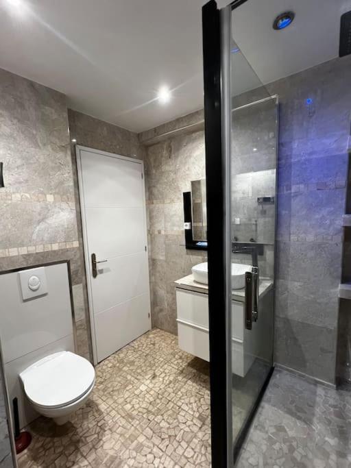 Appartement Convivial Pour Sejourner Le Kremlin-Bicêtre Buitenkant foto